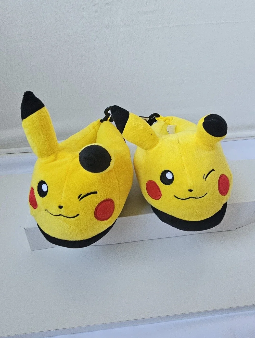 Pokémon Ground Up Pikachu 3D Plush Slippers Size 11-12 NWT